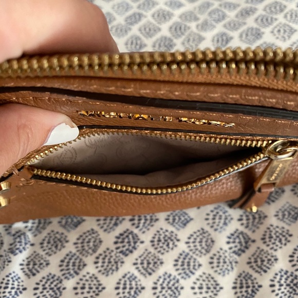 SOLD - Michael Kors Brown Gilmore Cross Body Bag - Picture 7 of 13
